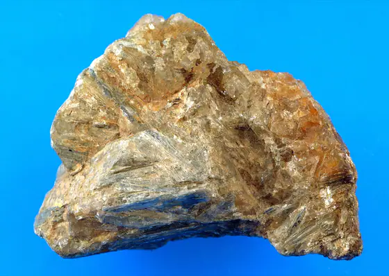 Intergrown bladed kyanite crystals about five centimeters across from Boehl’s Butte, Idaho